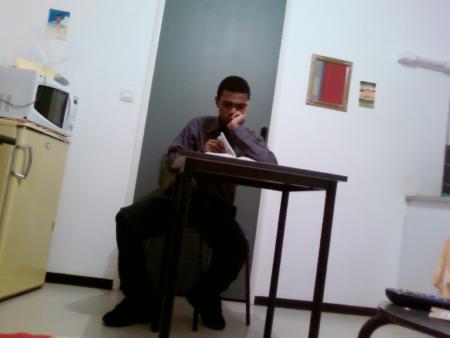 Je lis un bouquin interessant, tu veu q je te raconte une histoire?...